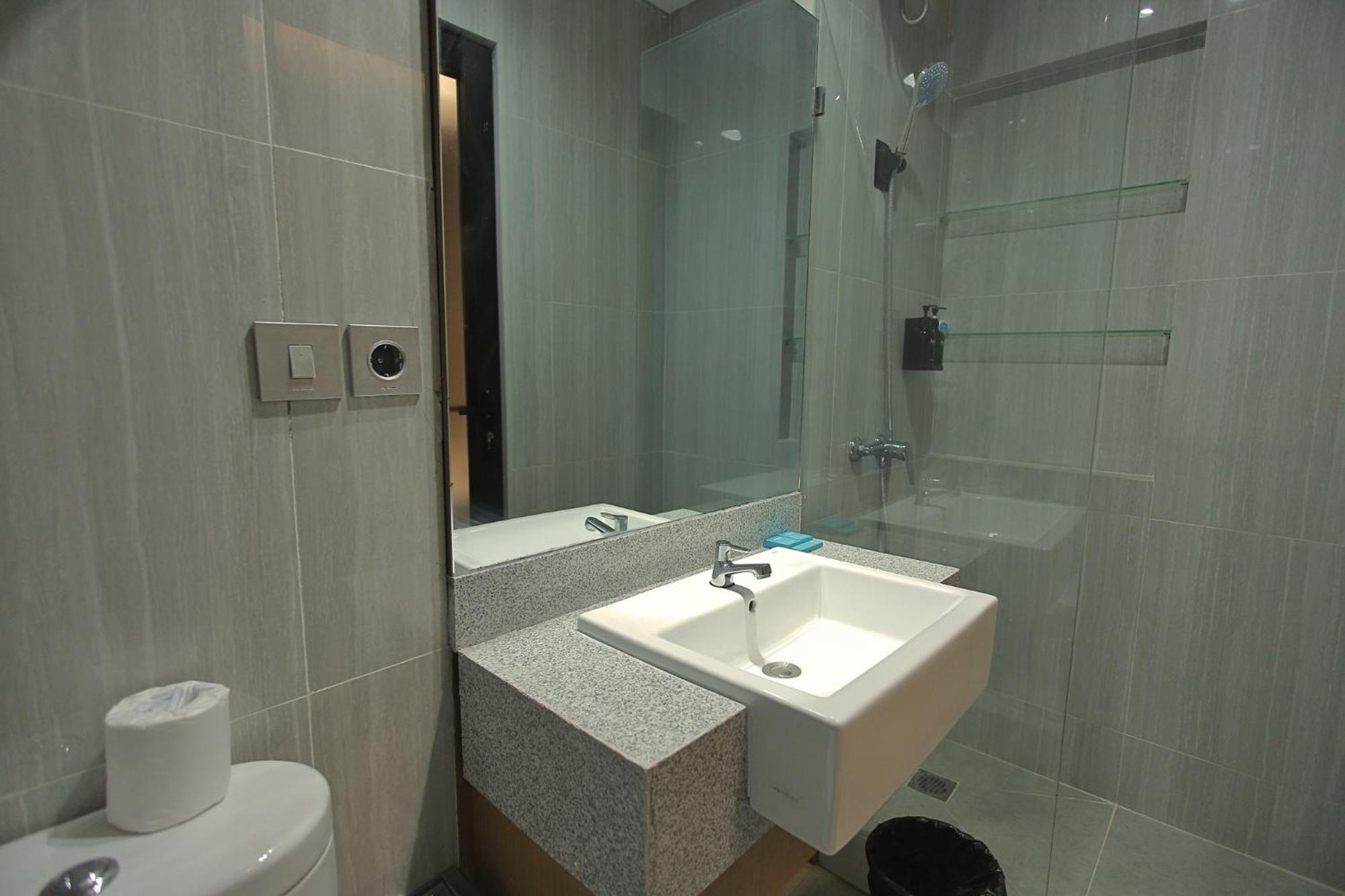 Hotel Aralea Coliving à Denpasar Extérieur photo